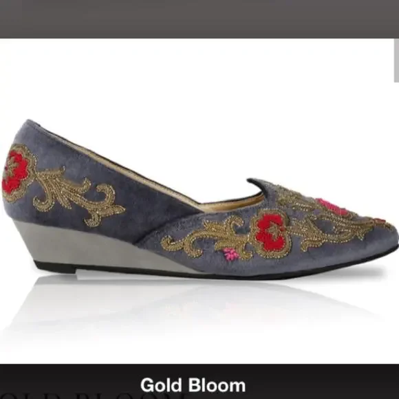 Rungg Gold Bloom handmade in India Velvet embellished shoes size 39/ US 8- 8.5 - Picture 2 of 12